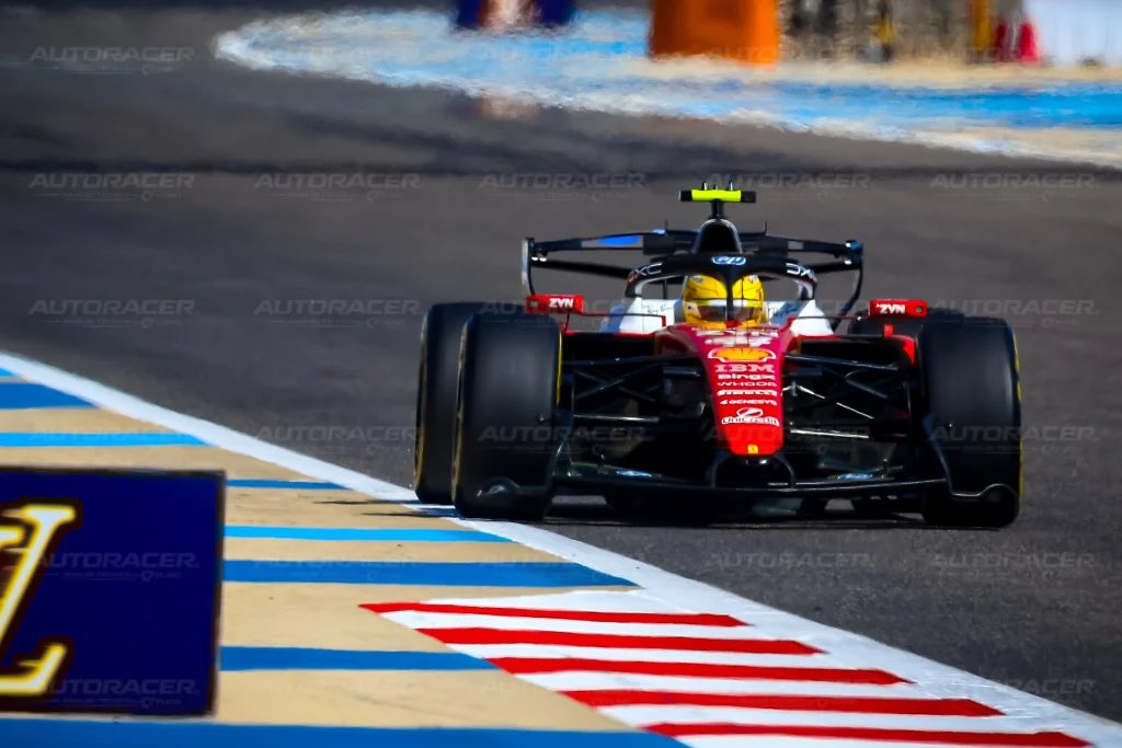🔴 FERRARI APPORTERA L’AILERON MACARENA À SHANGHAI. En attendant les prochains développements, notamment l'aileron Macarena dans sa version la plus « évoluée », déjà prévue pour le Grand Prix du Canada, Ferrari a décidé de prendre le risque d'envoyer trois spécifications de
