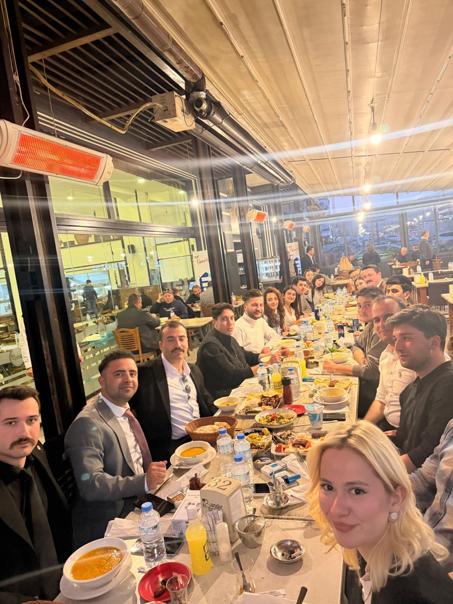 Ramazan ayının bereketini, soframızı, umudumuzu ve inancımızı bölüştük.
Lefkoşa Örgütümüzle İftar sofrasında araya geldik

Birlikteliğimizin bereketi eksik olmasın …

#chpkktc #chpkıbrıs #chpkktctemsilciliği #chplefkoşa #lefkoşa