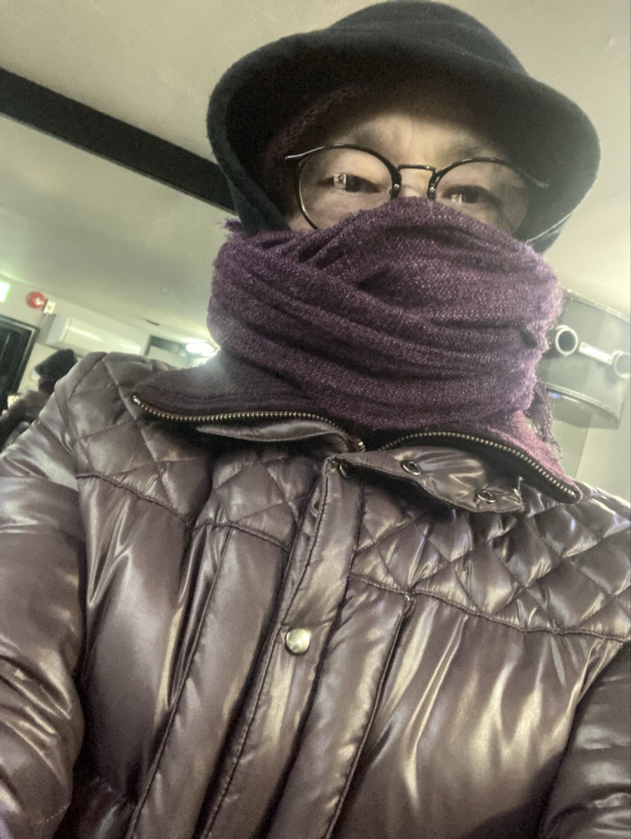 今日は真冬並み並みの寒さらしい
ですが池袋手刀18:00開場18:30開演
初っ端ホットなエレクトロを炸裂させます
ので宜しくお願い致します💥