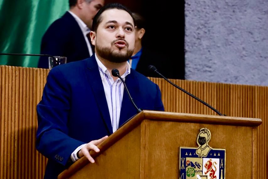 CongresoNL's tweet photo. El Diputado Miguel Lechuga, grupo legislativo del PAN, impulsó reformas a la Ley de Seguridad Pública del Estado para establecer protocolos de actuación policial ante intentos de suicidio, con capacitación obligatoria y coordinación con Salud y Protección Civil. El dictamen fue aprobado por unanimidad.