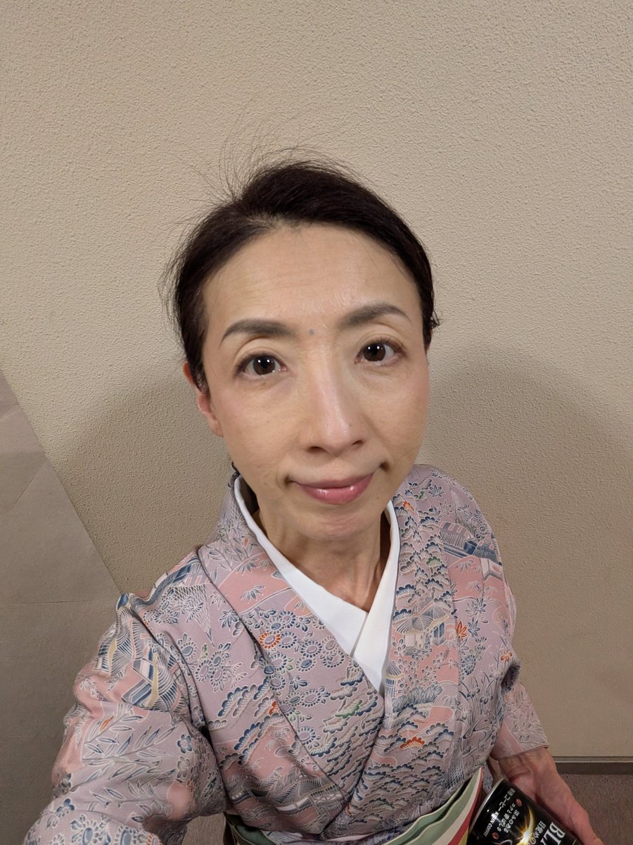 miwa_matsudou's tweet photo. 今日から次の舞台のお稽古が始まりました‼️

「QUARTET RIVERS」
　─ 夢 幻 流 転 ─

《隅田川》 
《オドラ川》 
《生田川》 
《オパラ川》

日本、ポーランド、ブラジルに流れる4つの川のお話し。
2作品ごとの交互上演となります。

#ライフアートユニオン
#現代能
#生田川
#カルテットリバーズ https://t.co/96ZdvnFfNP