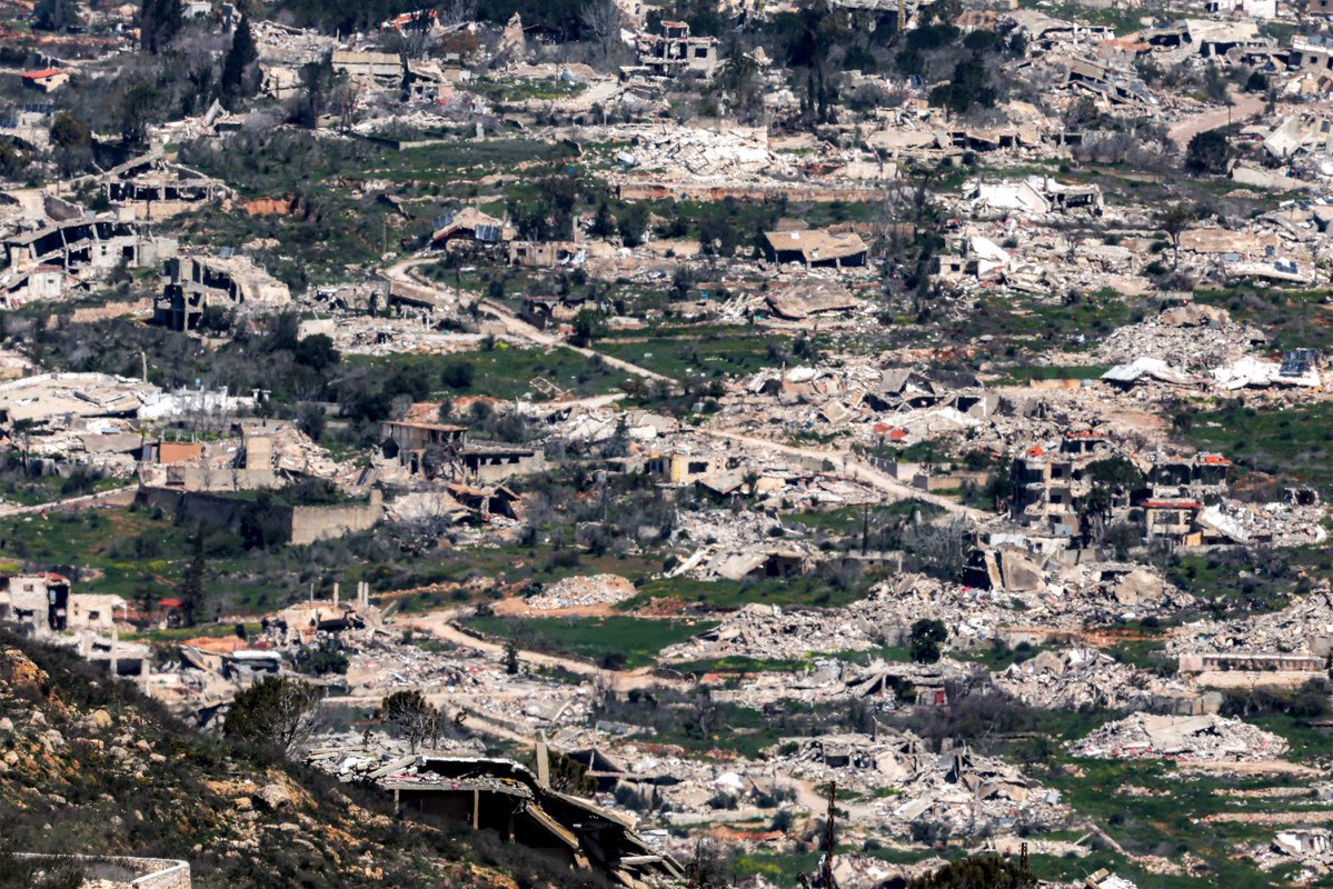 JUST IN: 🇮🇱🇱🇧 Pictures show the aftermath of Israeli airstrikes on Hezbollah targets in southern Lebanon.