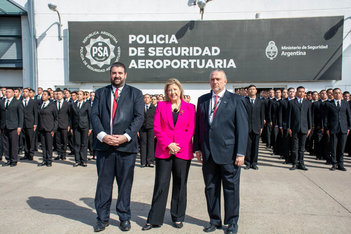 Pablo Lázaro tweet media