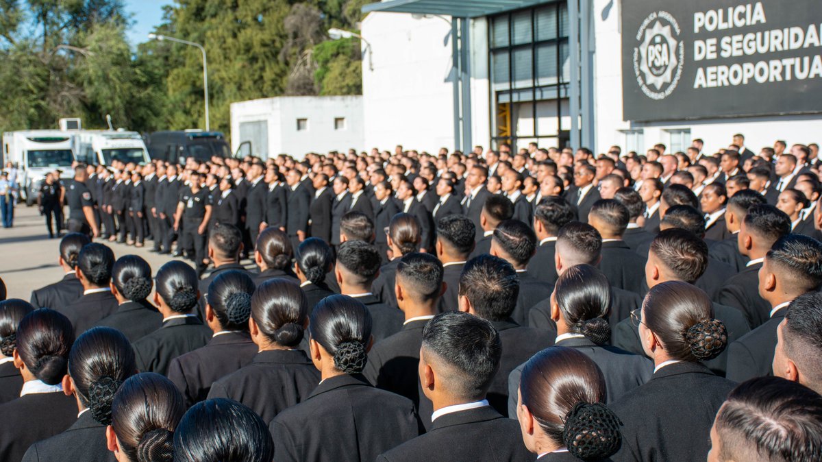 Pablo Lázaro tweet media