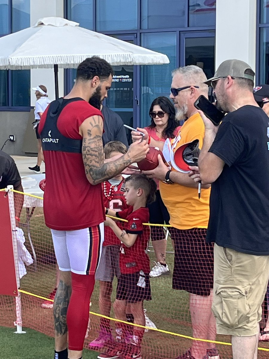 rock riley tweet media