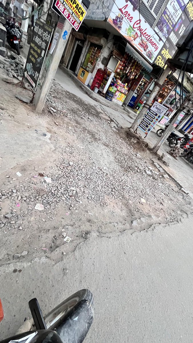ManojMidha06's tweet photo. Respected Sir,  
I would like to bring to your notice that the street entrance in Ward No. 08,City -Sirsa,is badly broken and dangerous for pedestrians and vehicles. Loose stones and uneven road create high risk of accidents and daily inconvenience to the public.current image https://t.co/3ik9mT59X9