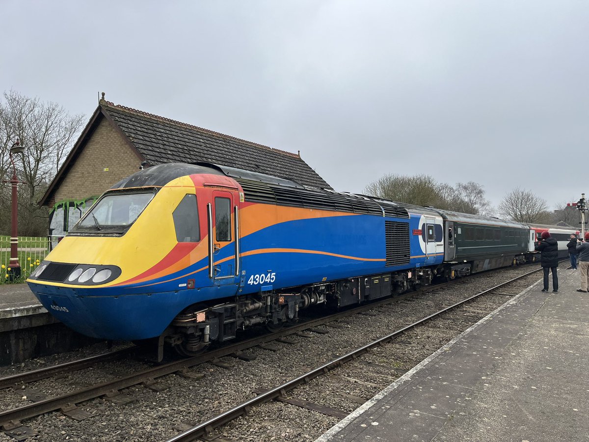 davisonram's tweet photo. HST power cars 43045 and 43048 working at Nene Valley Railway yesterday. https://t.co/GqZIAgSns8
