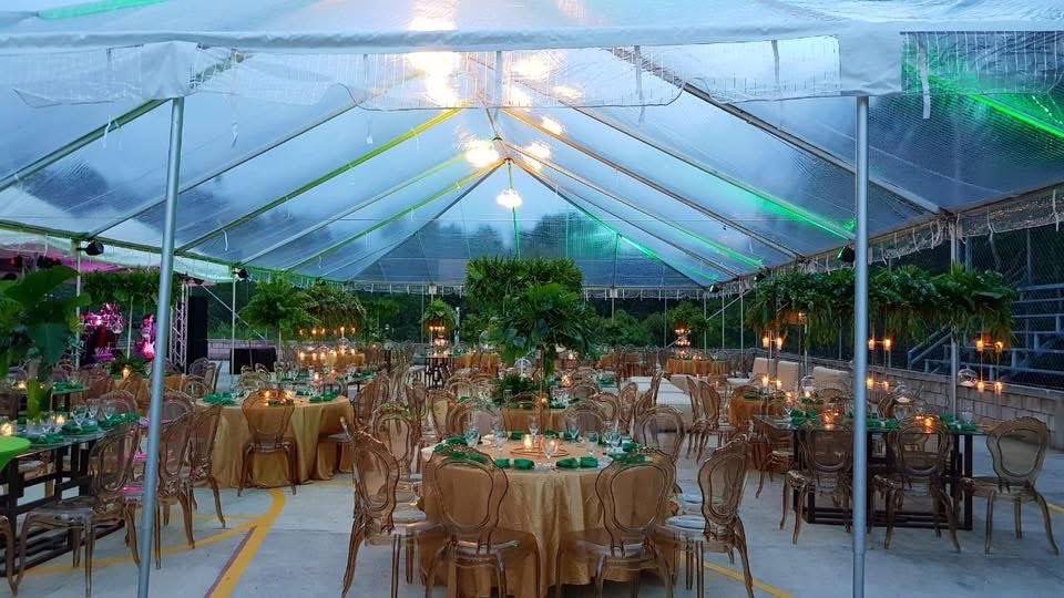 serviCAPITOLIO's tweet photo. Alquiler de #carpastransparentes #servifiestascapitolio #eventos https://t.co/5KPGhMZ0zS