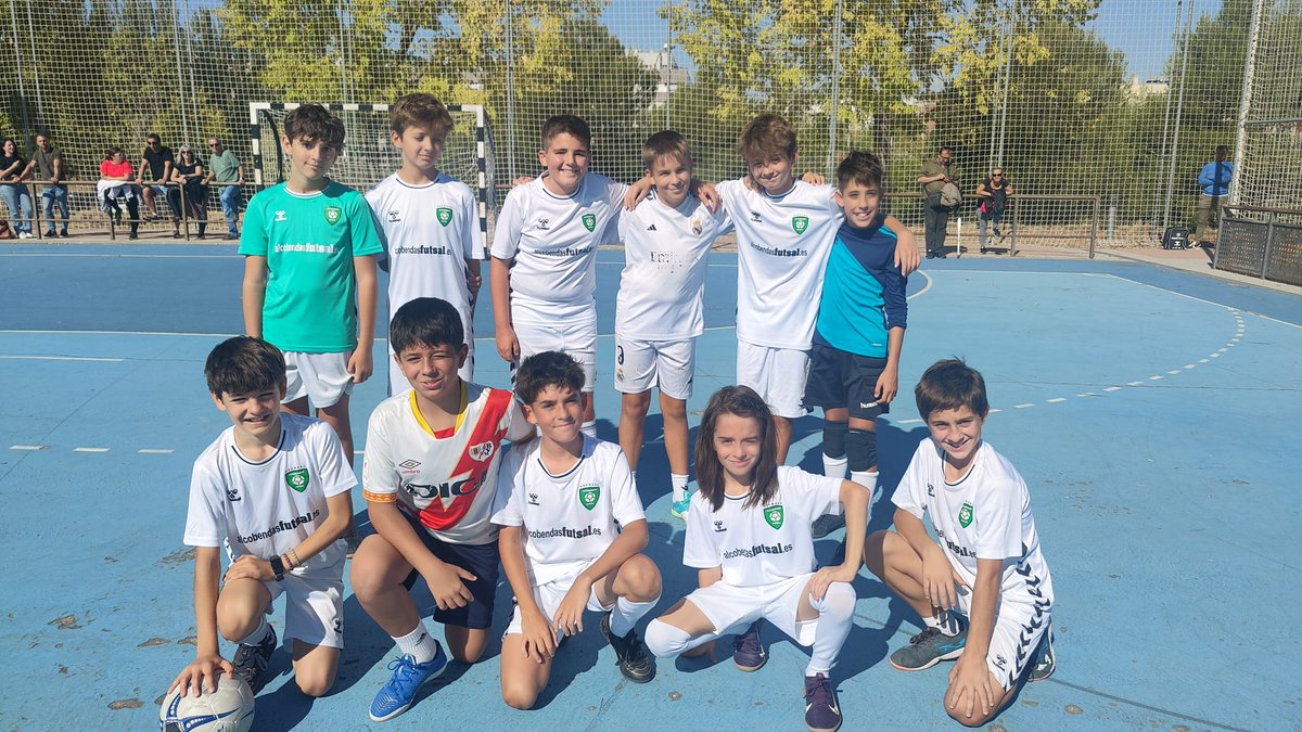 ⚽ Jornada de partidos aplazados para la Academia.
En alevín, los chicos de Daniel Ladrón de Guevara firmaron un gran encuentro pese a caer 2-3 ante Irlandesas A. Los de Rodrigo Moriche no pudieron ante Los Sauces A.
 alcobendasfutsal.es/noticias-2/
#AcademiaAlcobendasFutsal #FutsalBase