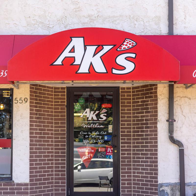 What kind of food will be served?  There are a lot of restaurants.. like AK's Pizza!  #BreezersBall