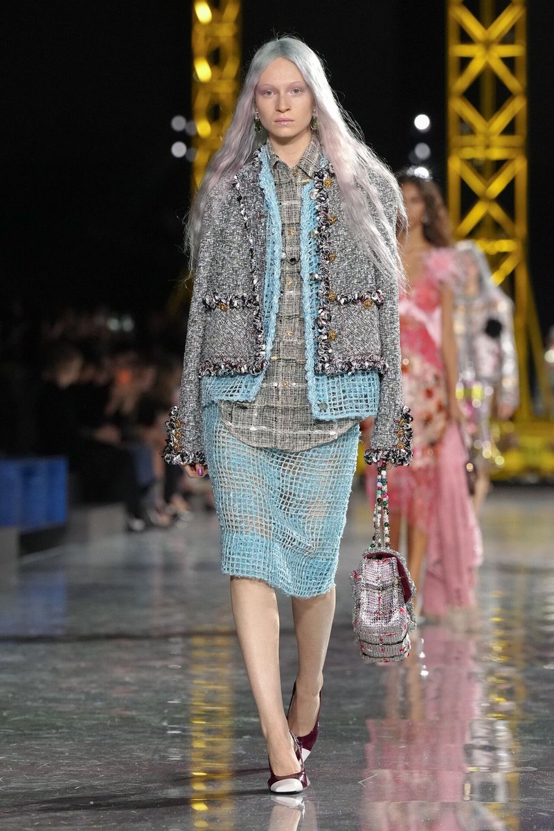 kendam_com's tweet photo. Chanel Fall Winter 2026-2027 collection fashion show at Paris Fashion Week FW26 (March 9, 2026) https://t.co/VRDD4yUOUY

#Chanel #FW26 #FW26 #AW26 #Runway #Paris #FashionWeek #PFW #Kendam https://t.co/AaVtE2lKX3