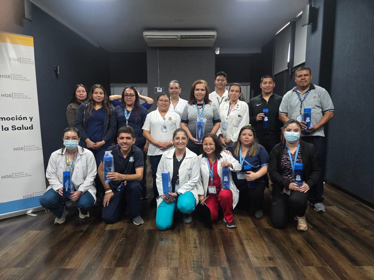 IGSS_gt's tweet image. 🍏🏥💪 #BienestarIntegral | Personal del Hospital General de Enfermedades del #IGSS participó en la charla “Cómo iniciar una vida saludable”, orientada a fortalecer hábitos que favorezcan el bienestar integral.🧘🏼‍♂️ #UnIGSSMásCercaDeTi #JornadaEducativa