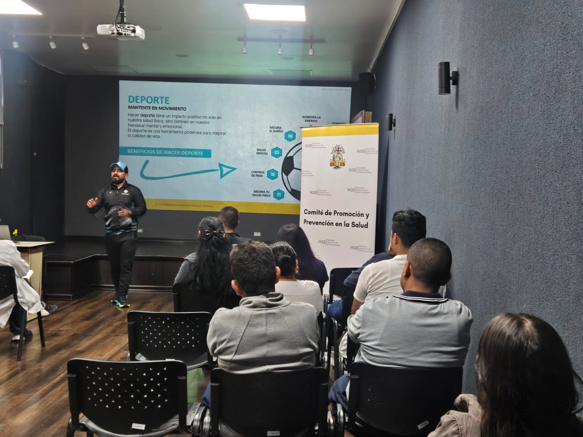 IGSS_gt's tweet image. 🍏🏥💪 #BienestarIntegral | Personal del Hospital General de Enfermedades del #IGSS participó en la charla “Cómo iniciar una vida saludable”, orientada a fortalecer hábitos que favorezcan el bienestar integral.🧘🏼‍♂️ #UnIGSSMásCercaDeTi #JornadaEducativa