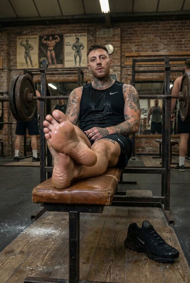 MancSockMaster's tweet photo. Leg day done. These size 11 soles are still dripping and rank after the session.  
Don’t even think about looking away, pig. 👀🦶

#ScallyFindom #FootWorship #GymFeet https://t.co/az4HOk9tP6