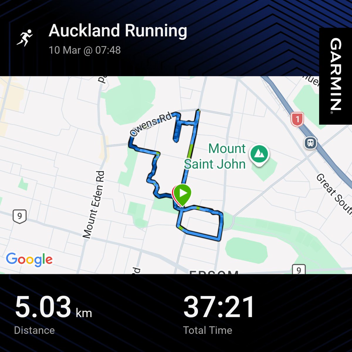 清晨在Epsom慢跑🏃
空气清新，街道安静，阳光透过树梢洒下来。
一边运动，一边整理思绪，是一天最舒服的开始。#garmin #beatyesterday