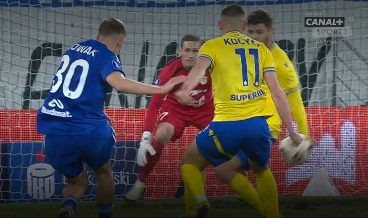 Bartosz Naus (Bartoni) tweet media