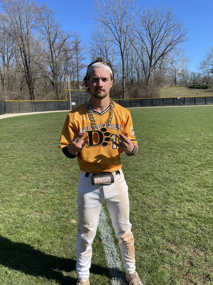 3 in a row! Panthers stayed hot at the plate lead by #kingofthevalley Sam Battles going 4-4 at the dish. Stick along as the Pants look to finish the sweep!