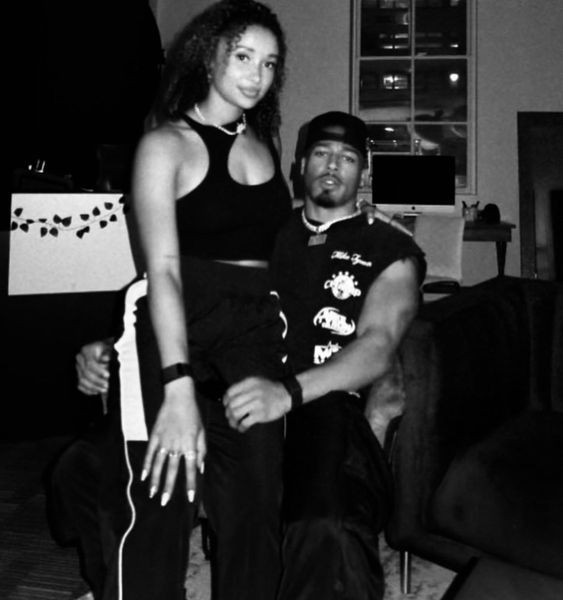 #𝟷 ᴘɪᴄᴋ (Parody) tweet media