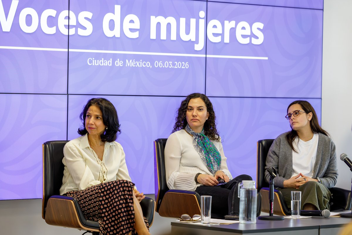 En el marco del #8M2026, se realizó el evento “Voces de mujeres”, un espacio para reflexionar sobre igualdad, derechos y entornos libres de violencia, inaugurado por la comisionada presidenta <a href="/a_marvan/">Andrea Marván Saltiel</a> y Ximena Escobedo, jefa de la Unidad de Desarrollo Productivo de la <a href="/SE_mx/">Economía México</a>.🧵