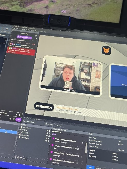 Traviiiii tweet media