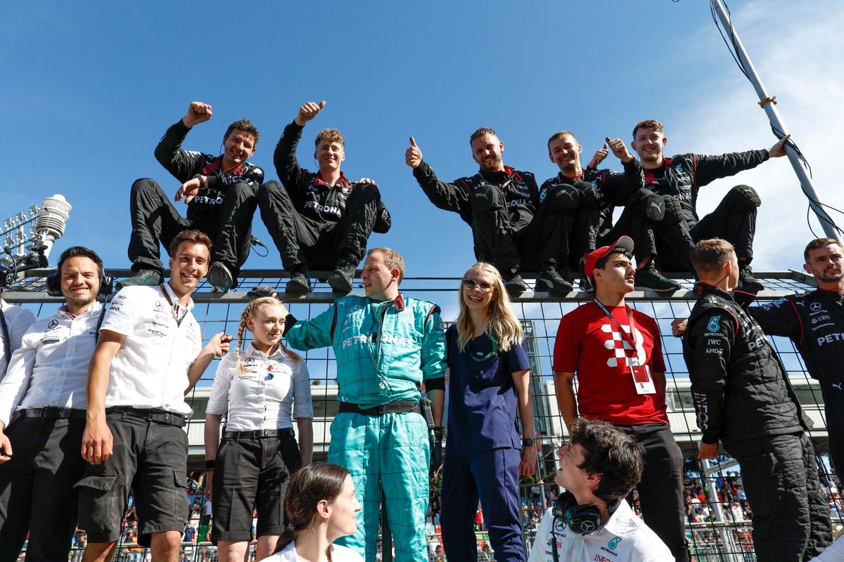 Diagonal Comms tweet media