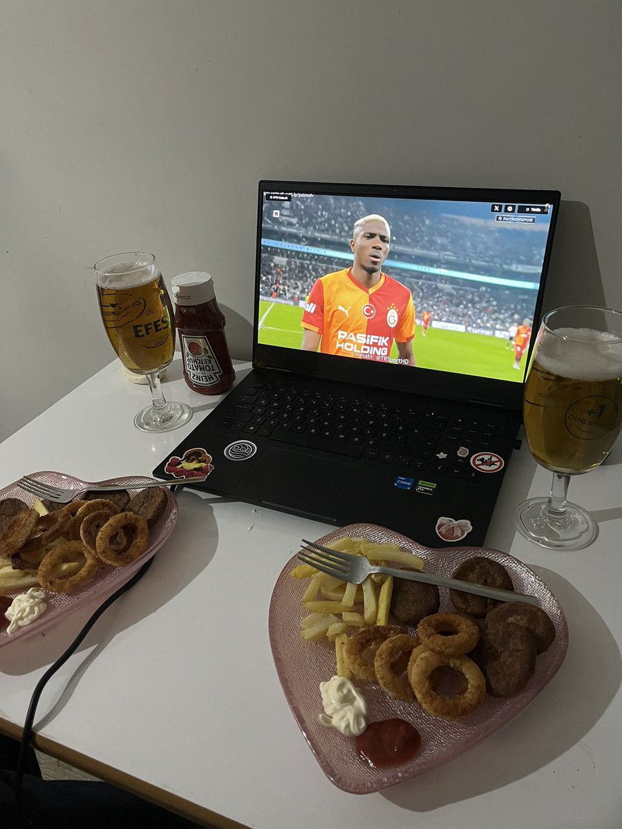 berceste tweet media