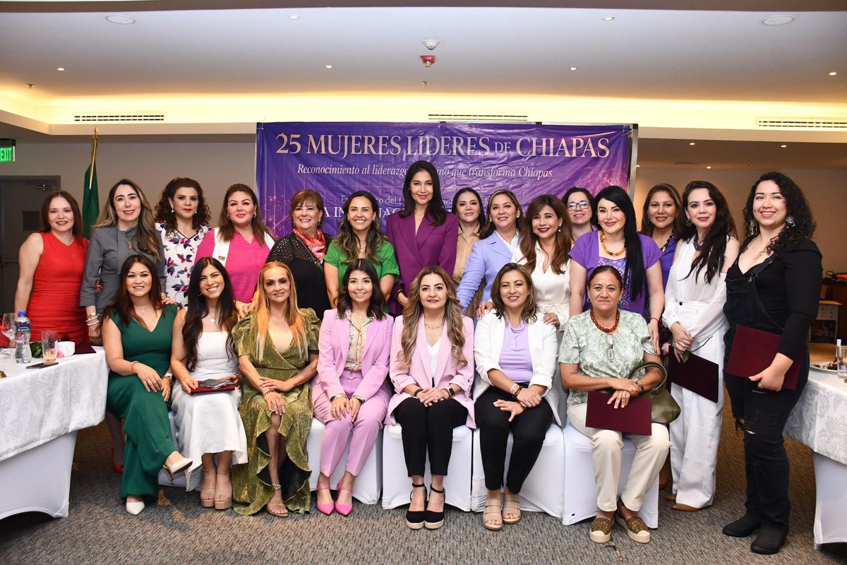 Ana Laura Romero Basurto recibió el reconocimiento “25 Mujeres Líderes de Chiapas”, distinción otorgada por la Barra Mexicana, Colegio de Abogados, Capítulo Chiapas, durante un Desayuno Institucional y Conversatorio que reunió a mujeres destacadas por su liderazgo, trayectoria.