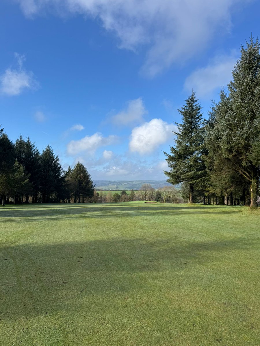 Carmarthen Golf Club & Driving Range tweet media