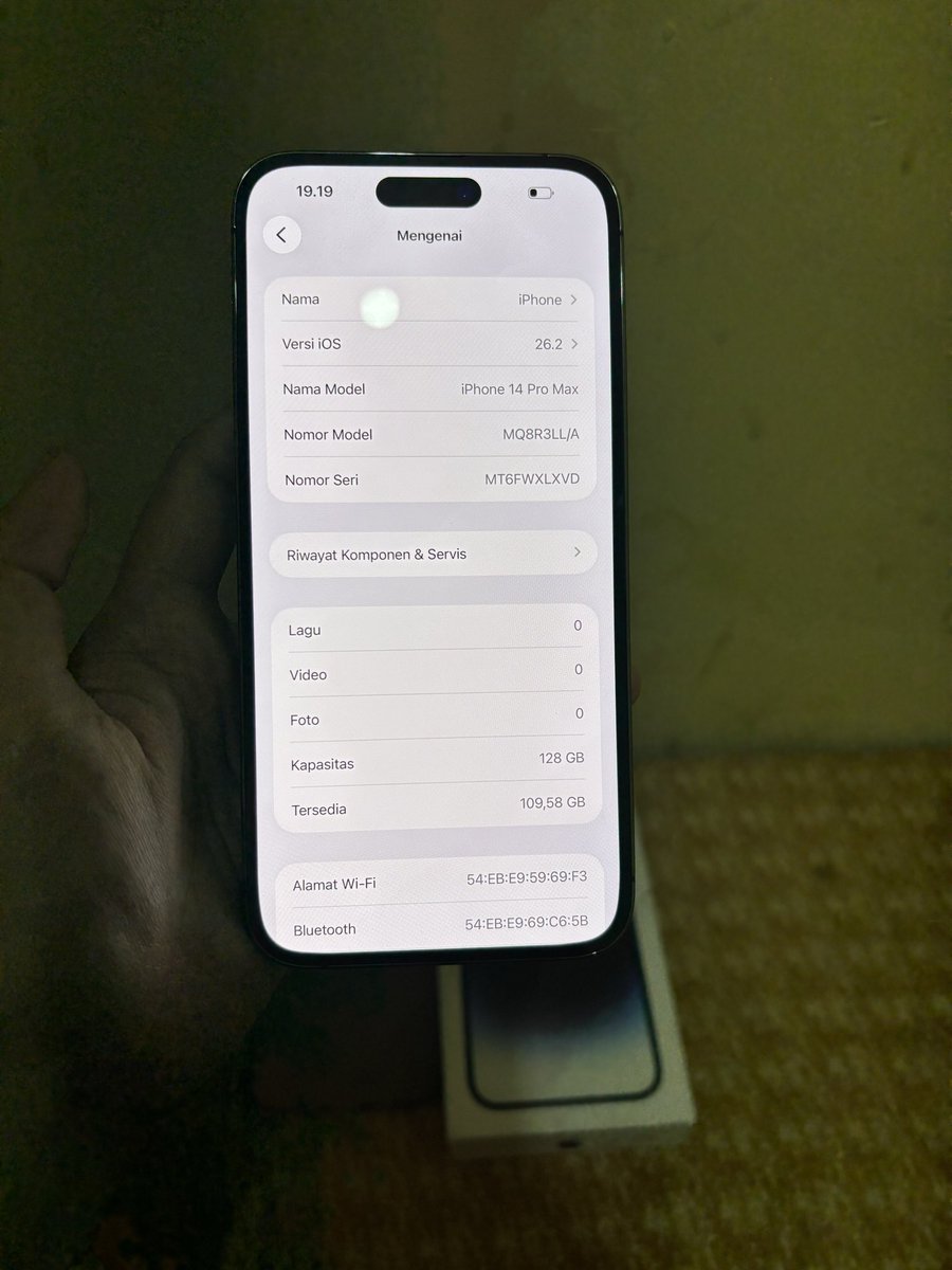 WTS IPHONE tweet media