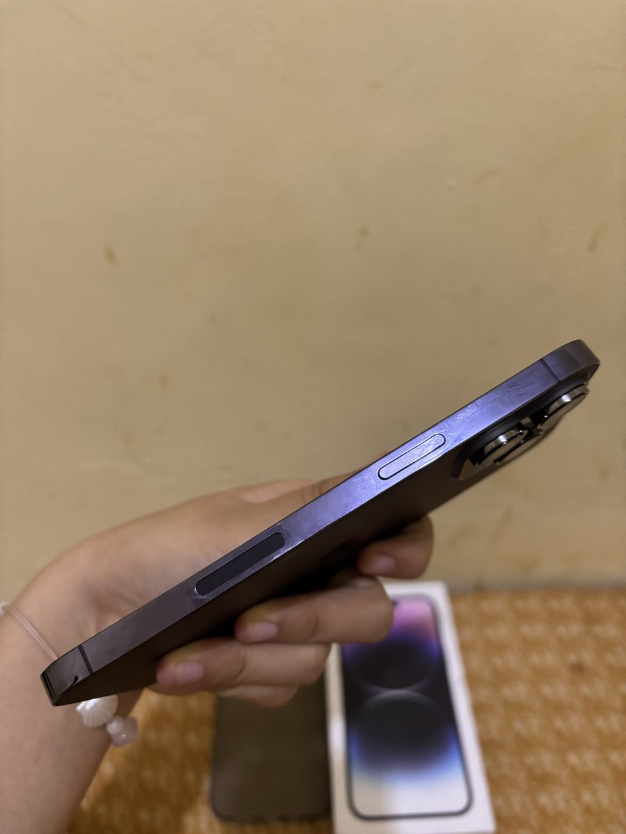 WTS IPHONE tweet media