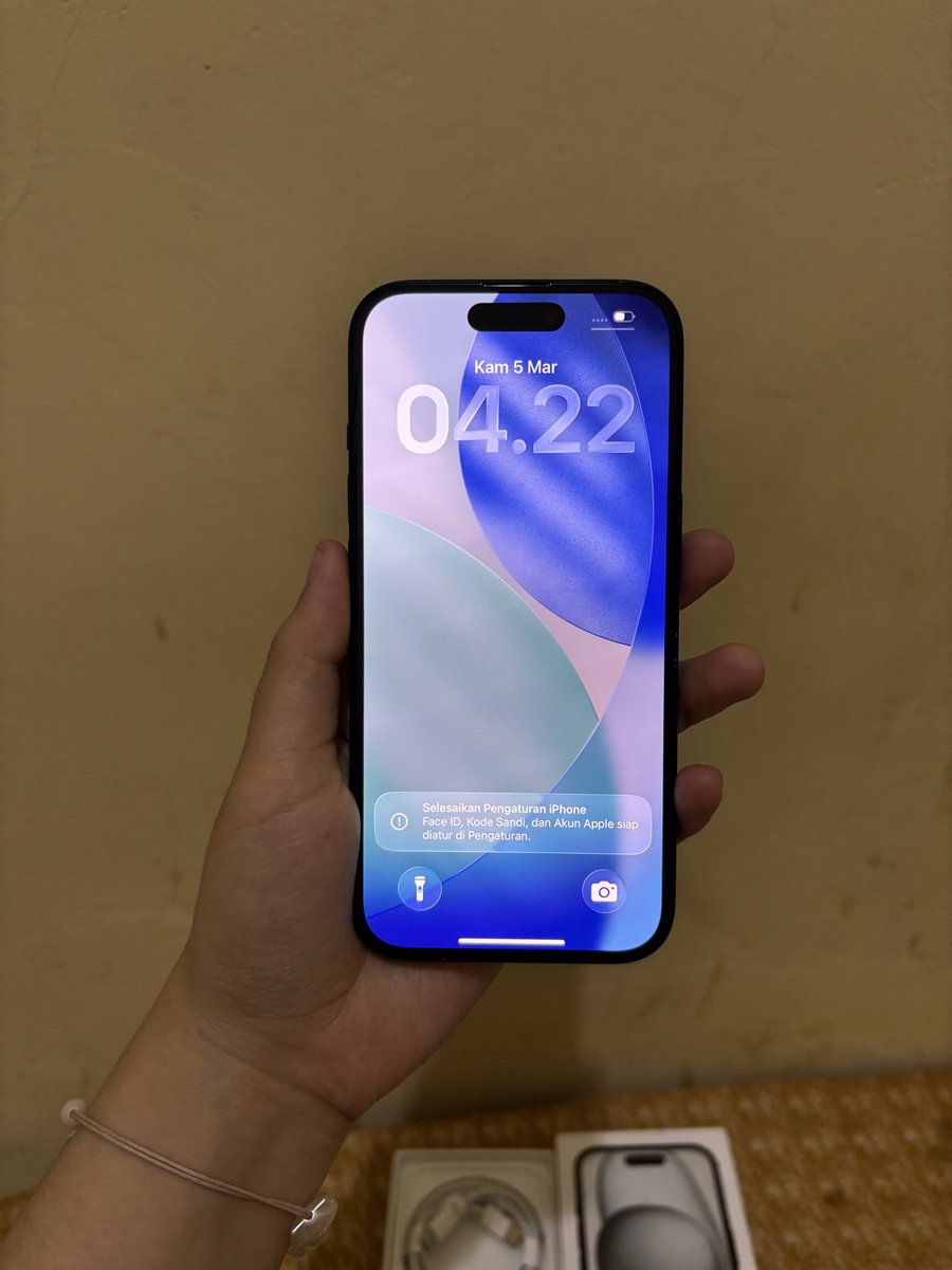 WTS IPHONE tweet media