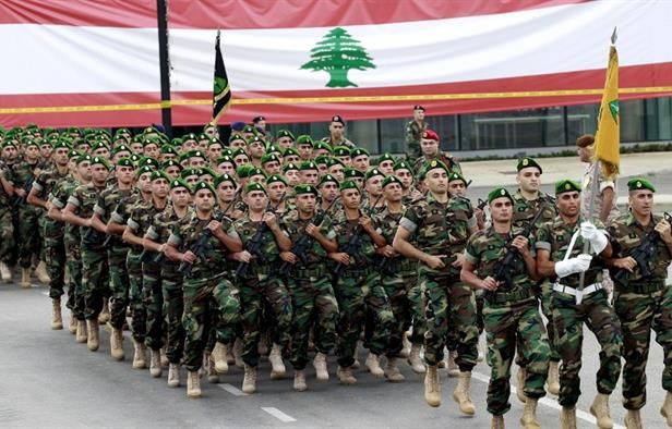 Kal_Arz's tweet photo. بكفّي تهويل. الدستور واضح: القرار السياسي بتاخدو الحكومة، والجيش واجبو ينفّذ قرارات الدولة ويحمي سيادتها. ما في دولة بالعالم بتقبل  لقراءة المزيد..
https://t.co/51mUwVKkw7

#حياد_لبنان_واجب
#لبنان_دولة_لا_دويلة
#الجيش_اللبناني
#حزب_الله_خارج_عن_القانون
#لبنان_لا_يريد_الحرب https://t.co/95VGXJT5ZJ