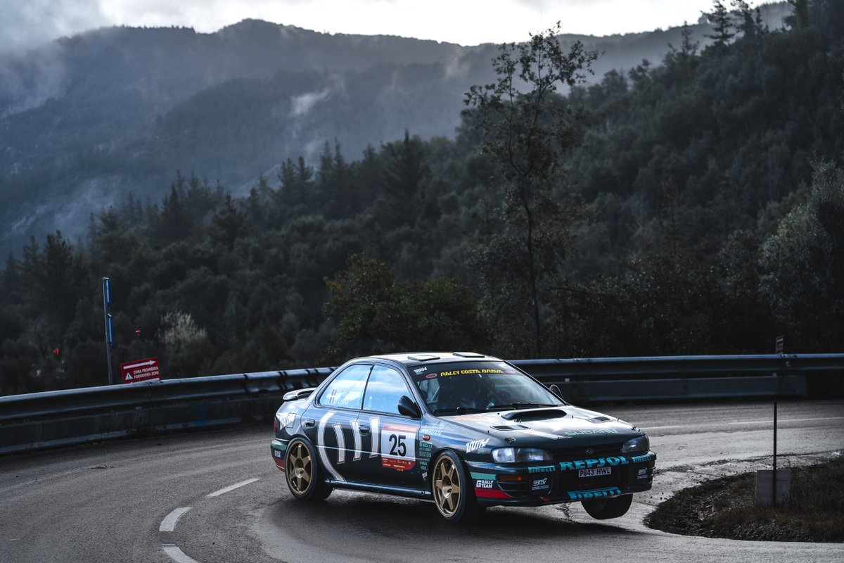 Motor_Esport's tweet photo. 🟡 Latvala-Hussi i el Costa Brava: una història d'amor que es repeteix

➡️ L'equip finlandès repetia el recital de l'edició anterior fent gaudir de valent als aficionats que van resistir a les inclemències meteorològiques a peu de tram 

🔗 https://t.co/s5AYc9jT6B https://t.co/O4qAy9i3kM