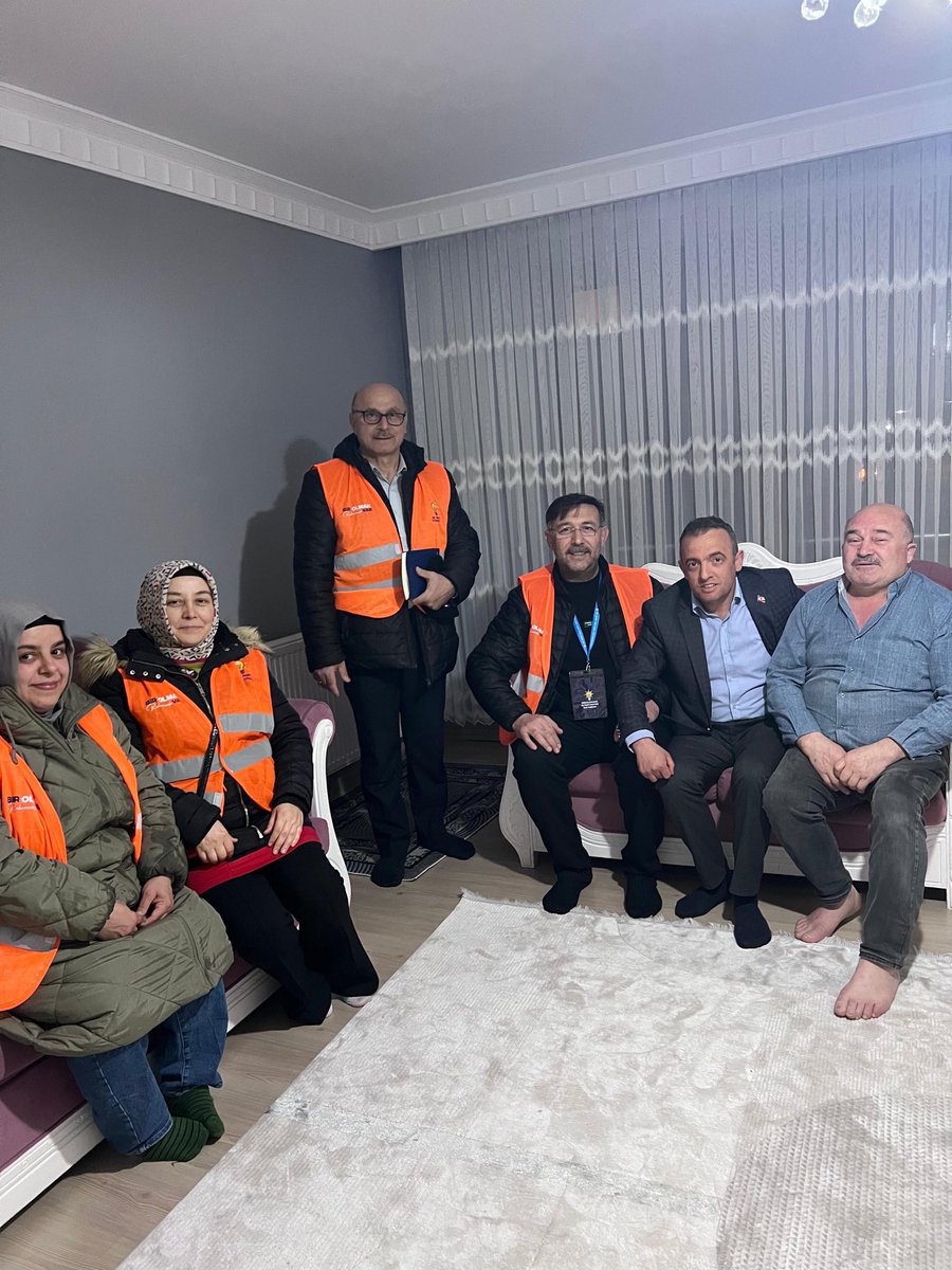 maltepeakparti's tweet photo. Her günümüz milletimizle. Ramazan’ın bereketini hep birlikte paylaşıyoruz. Bizleri güler yüzle karşılayan tüm hemşehrilerimize teşekkür ederiz.
#BirOlmakRuhumuzdaVar 
@akpartiistanbul 
@abdullahozdemir 
@Behadir https://t.co/1IbEvqNTzG