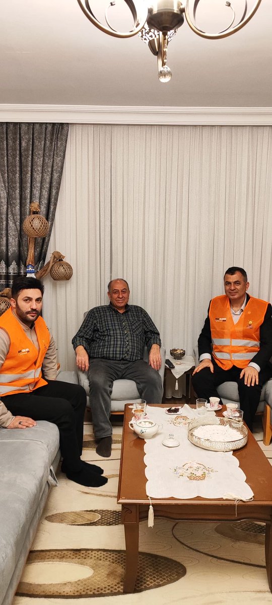 maltepeakparti's tweet photo. Her günümüz milletimizle. Ramazan’ın bereketini hep birlikte paylaşıyoruz. Bizleri güler yüzle karşılayan tüm hemşehrilerimize teşekkür ederiz.
#BirOlmakRuhumuzdaVar 
@akpartiistanbul 
@abdullahozdemir 
@Behadir https://t.co/1IbEvqNTzG