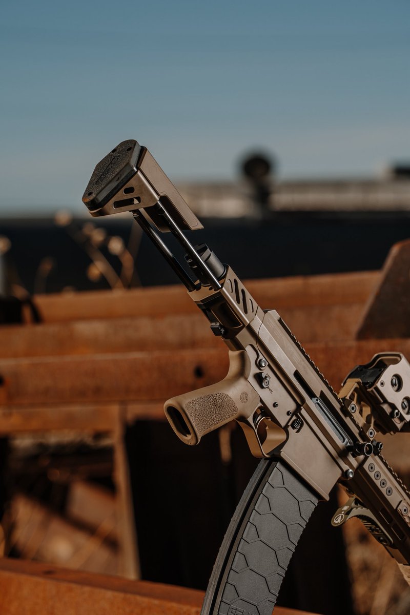 genesisarms tweet media