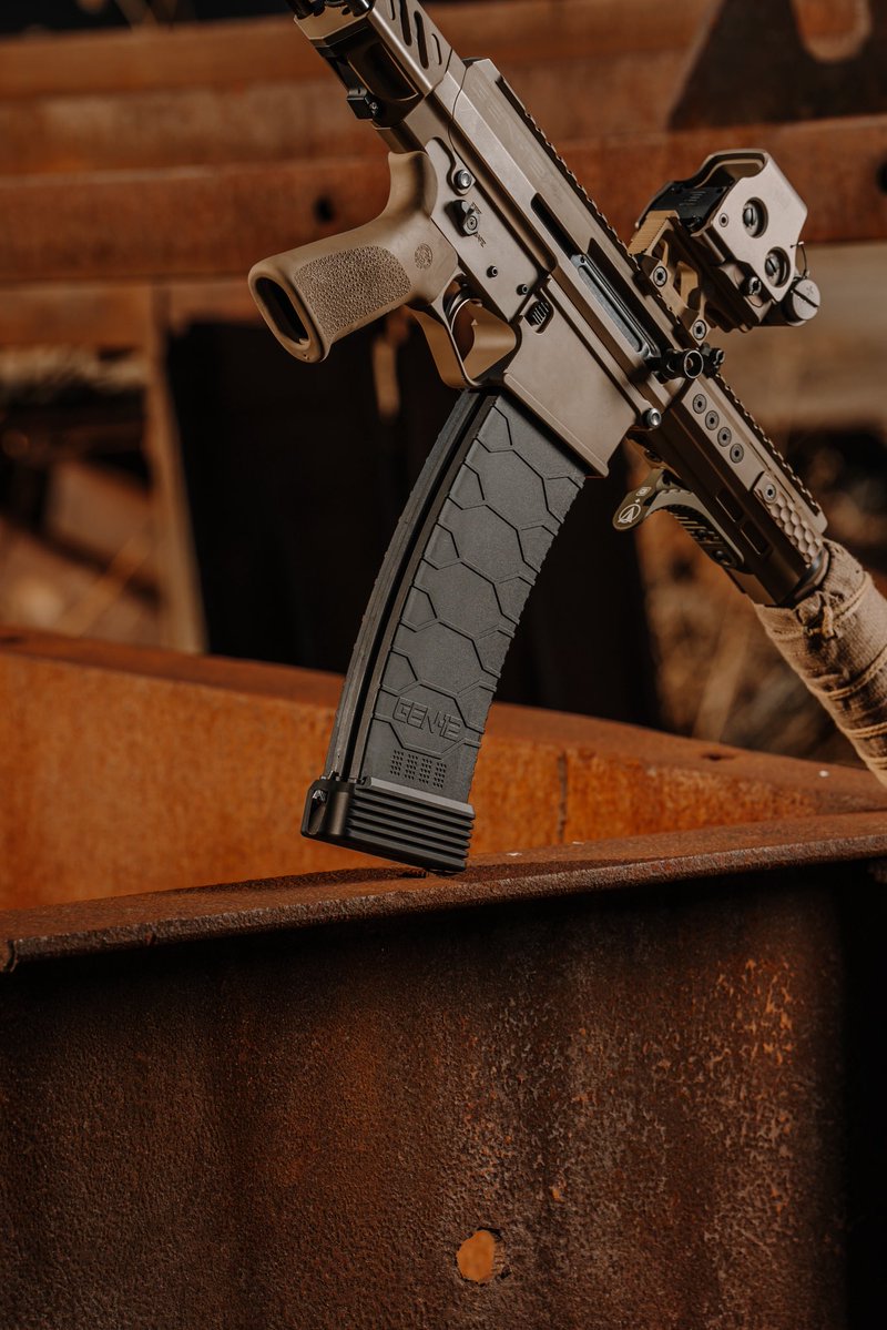 genesisarms tweet media