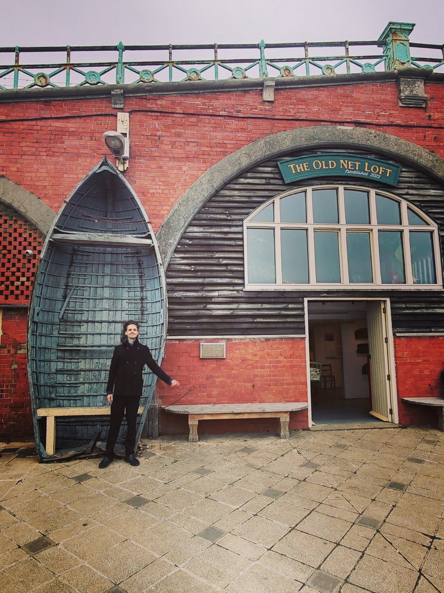 ThisColeStacey's tweet photo. A sold out show Brighton Fishing Museum  and an amazing crowd at the Art Deco former bank on The Isle of Wight.
Two of the most enjoyable shows, most welcoming audiences and utterly remarkable places to share these songs. So great to see you all! https://t.co/TET807xxcj