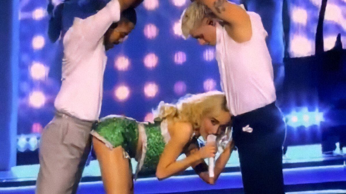 Erkekler Kıraathanesi tweet media