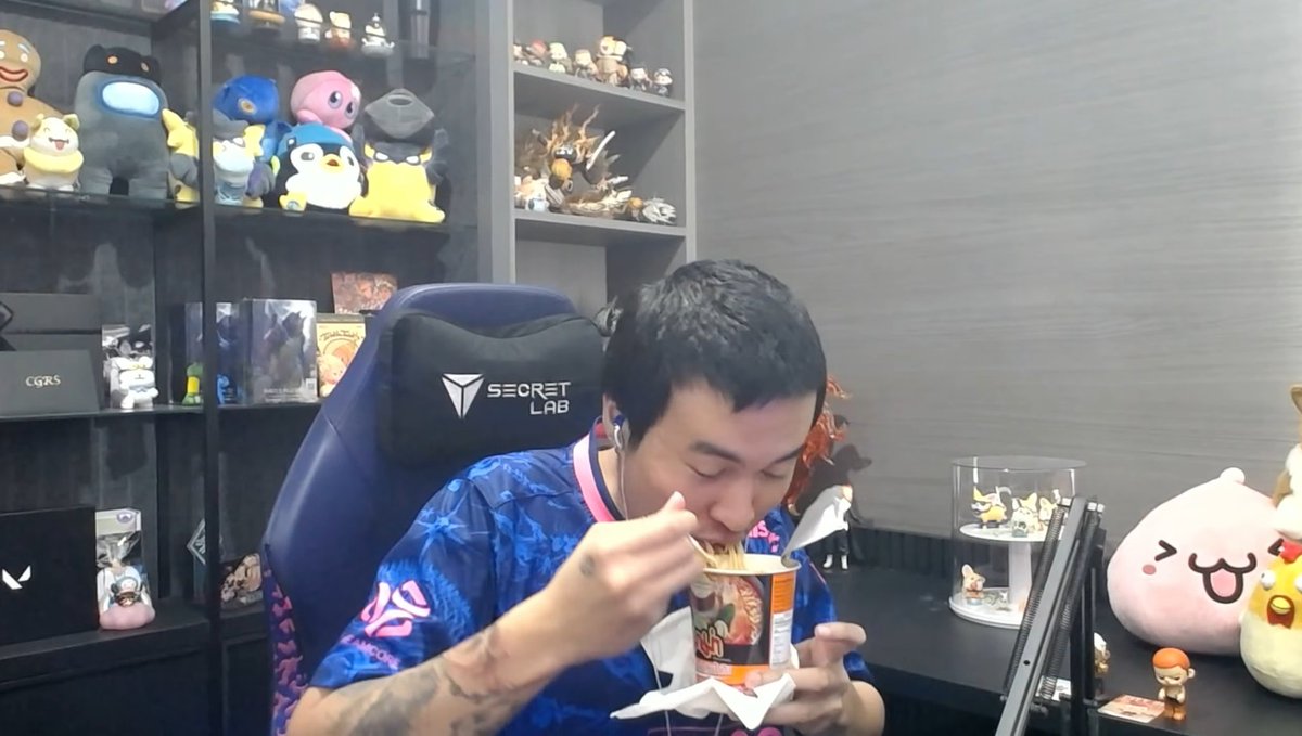 เอ็นดูวเด็กโซ้ยมาม่าตอนตี3 เติมพลัง 5555 
#CigaretteSKla #VALORANTMasters