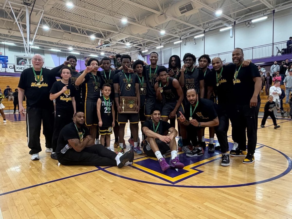 kaharihicks_'s tweet photo. Congrats to @jbrem22 and the Heights staff for winning the district title. Way to overcome adversity &amp; the doubters! https://t.co/YIEVU5x5Ew
