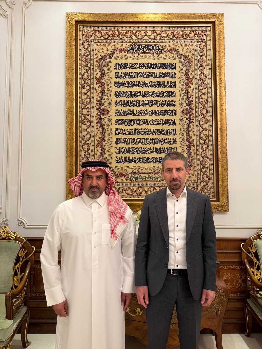 MSulaiti_Lawyer's tweet photo. تشرفت اليوم باستقبال المستشار راسم كمال، الشريك المدير في مكتب كمال ومشاركوه للمحاماة من دولة فلسطين.
فرصة جميلة بحثنا فيها سبل التعاون في ظل شبكة علاقات مكتب السليطي للمحاماة الممتدة وشبكة علاقات مكتب كمال ومشاركوه في فلسطين والمملكة العربية السعودية والولايات المتحدة الأميركية.
@Al_Sulaiti_Law