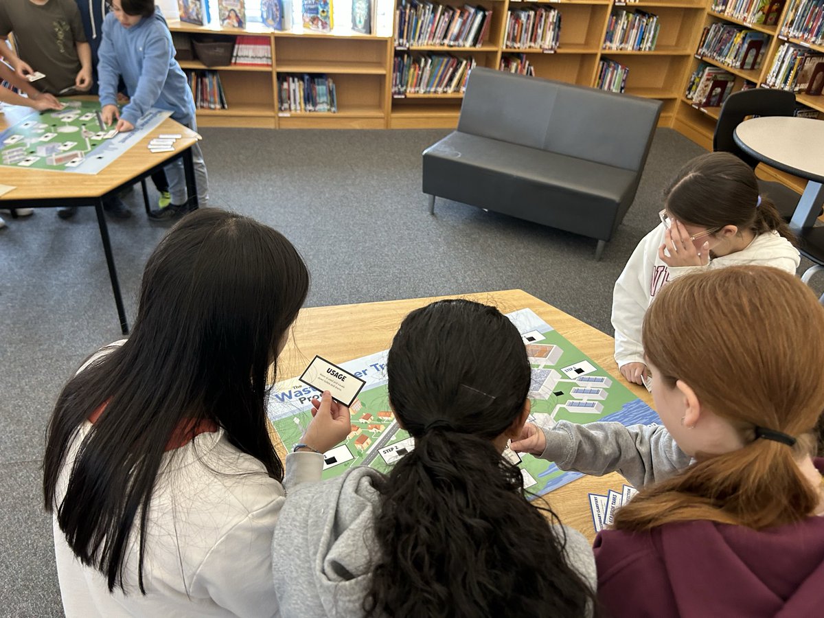 mme_ef's tweet photo. Today our class had a visit from Region of Peel. They learned how water is processed and how to help keep our water supply clean safe. @SLRuizSchool https://t.co/V5ATQcHcA9