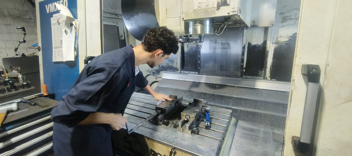 Şehit Ahmet Hilmi Yiğit Mesleki ve Teknik Anadolu Lisesi öğrencilerimiz, Erasmus+ programı kapsamında Almanya’nın Duisburg kentinde bulunan ON-Zerspanungstechnik firması bünyesindeki CNC makinelerinde birebir uygulamalı çalışma fırsatı buluyor.
<a href="/recai_ocak/">Recai Ocak</a> <a href="/ulusalajans/">Türkiye Ulusal Ajansı 🇹🇷 Turkish NA</a>