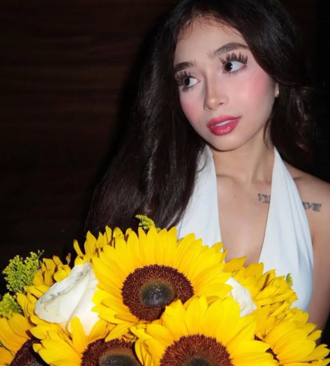 YajanaCanooox's tweet image. Me darías rosas o rosones? 😳❤️