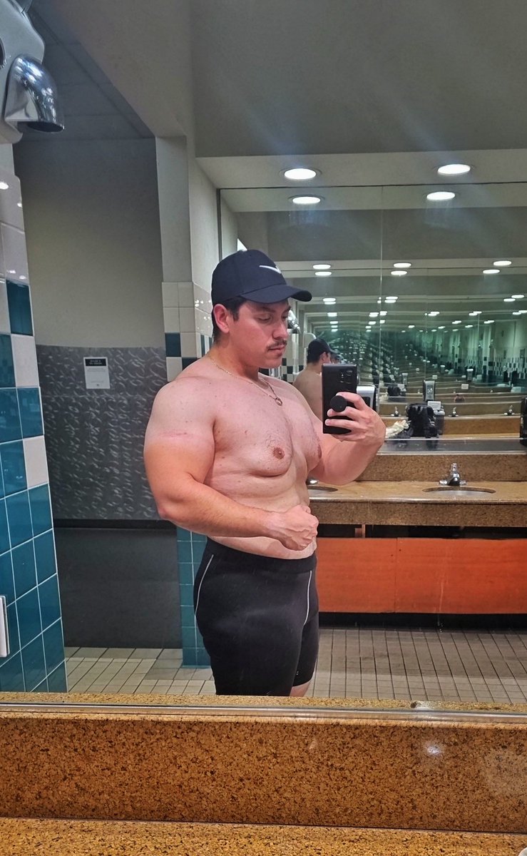 ☺︎︎ 𝐬𝐨𝐦𝐞 𝐠𝐮𝐲 tweet media