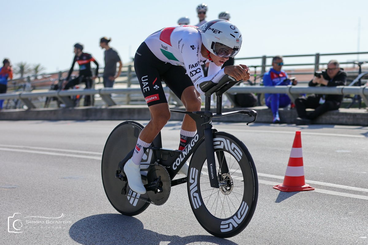 53x11Podcast's tweet photo. #TirrenoAdriatico oggi con la consueta crono iniziale è iniziata la corsa dei due mari.

E a proposito di consuetudine, @simobernardini era sul posto e questi sono solo alcuni dei suoi scatti.

Tutti gli altri li potete trovare anche sulla sua pagina facebook! https://t.co/uY5glFge1o