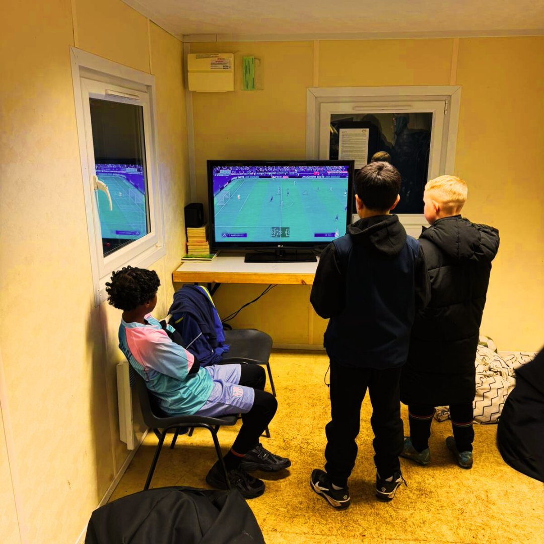 W4 Youth tweet media