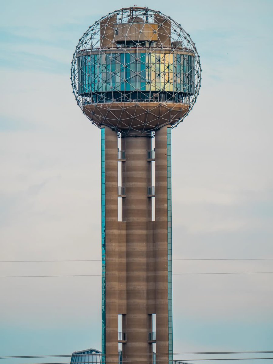 Reunion Tower tweet media