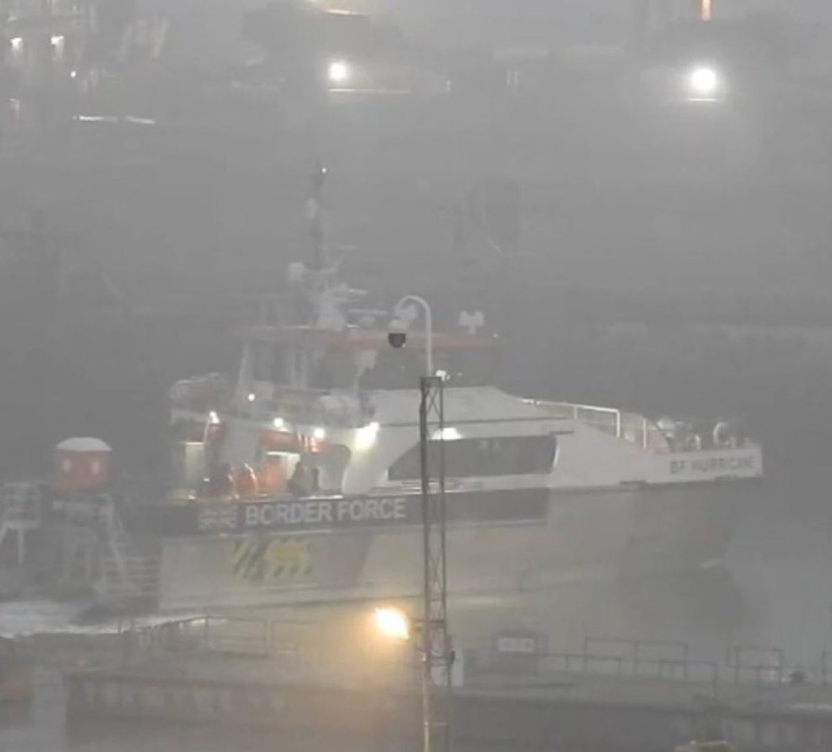 higgyboson's tweet image. This is a national emergency. 

Nearly 900 more illegals were given a free water taxi service to UK shores by the RNLI and Border Force over the past 6 days. They even arrived in the fog.

They could be 900 foreign fighters.

Or 900 convicted killers, rapists or terrorists. 

Who